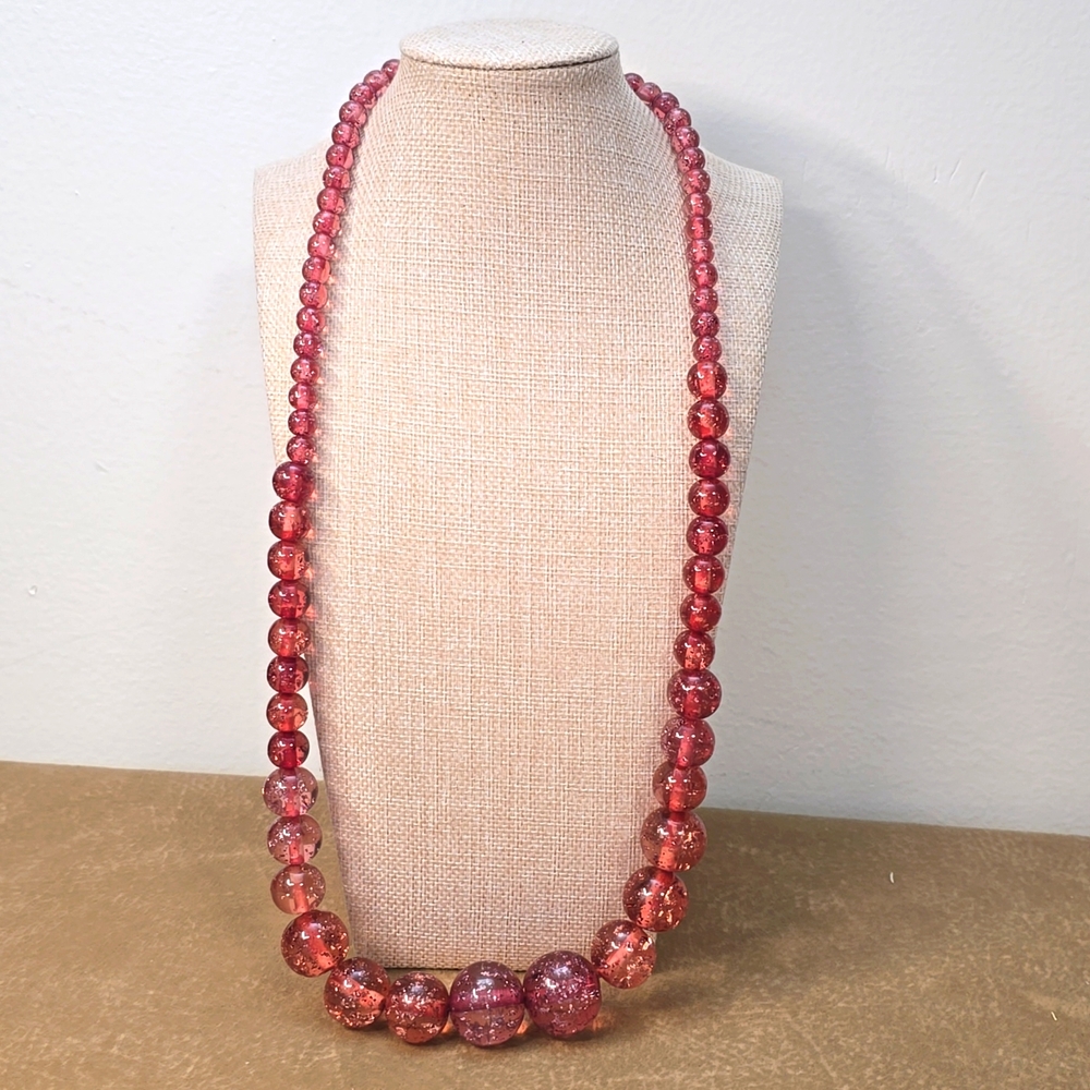 ~Stunning! New 70's Plastic Lucite Chunky Purple Necklace